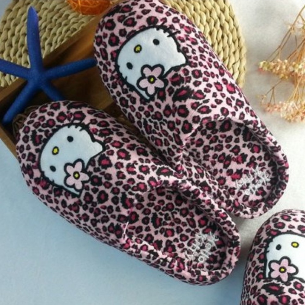 COPY - Hello Kitty leopard slipper size 8